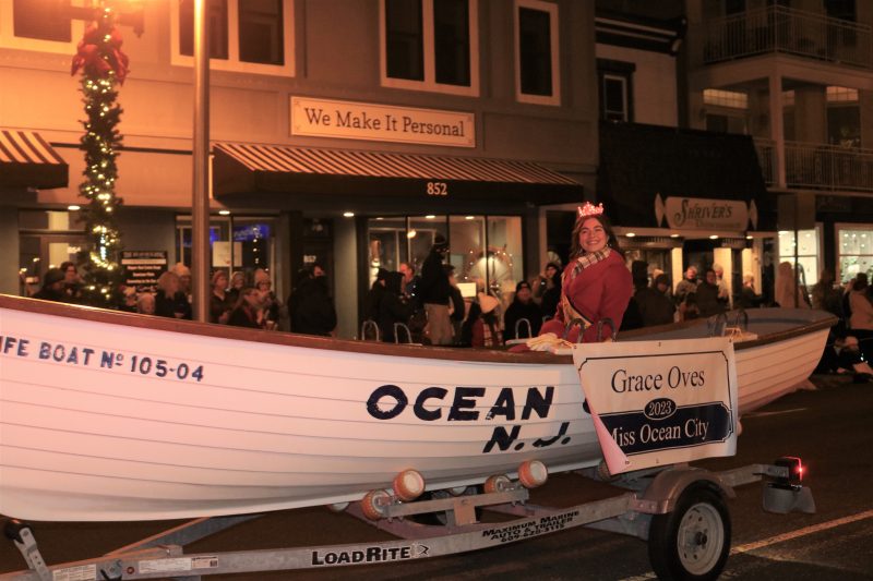 Crowds Enjoy Ocean City Christmas Parade Fox Real Estate