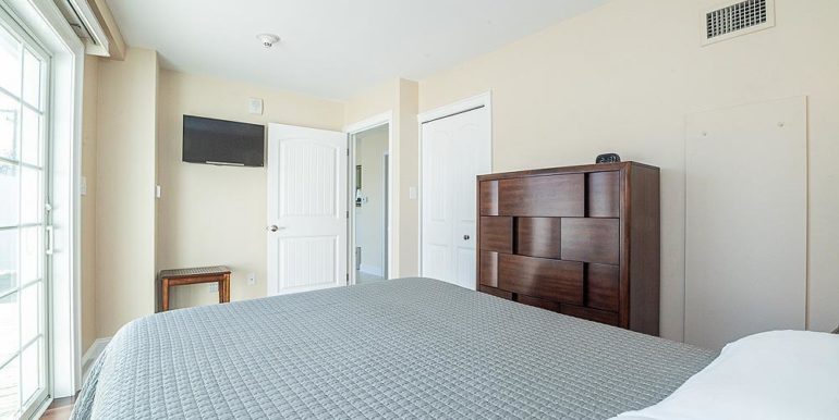 570879-21
